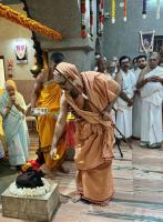 Jalabhisheka and Shodashopachar Puja by HH Swamiji at Shri Shivakrishna Mandir, Hubballi (26 Feb 2025)